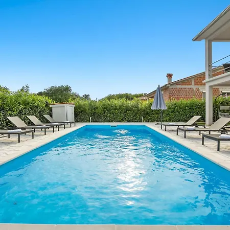 Lanab - Private Pool - By Istrabook Veligolji